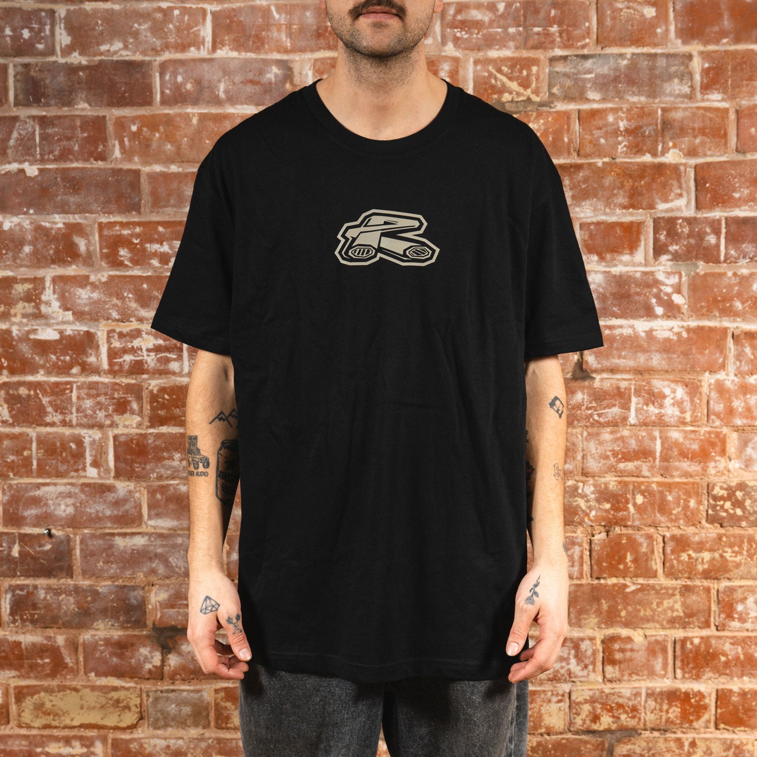 AluGold R Tee - Black